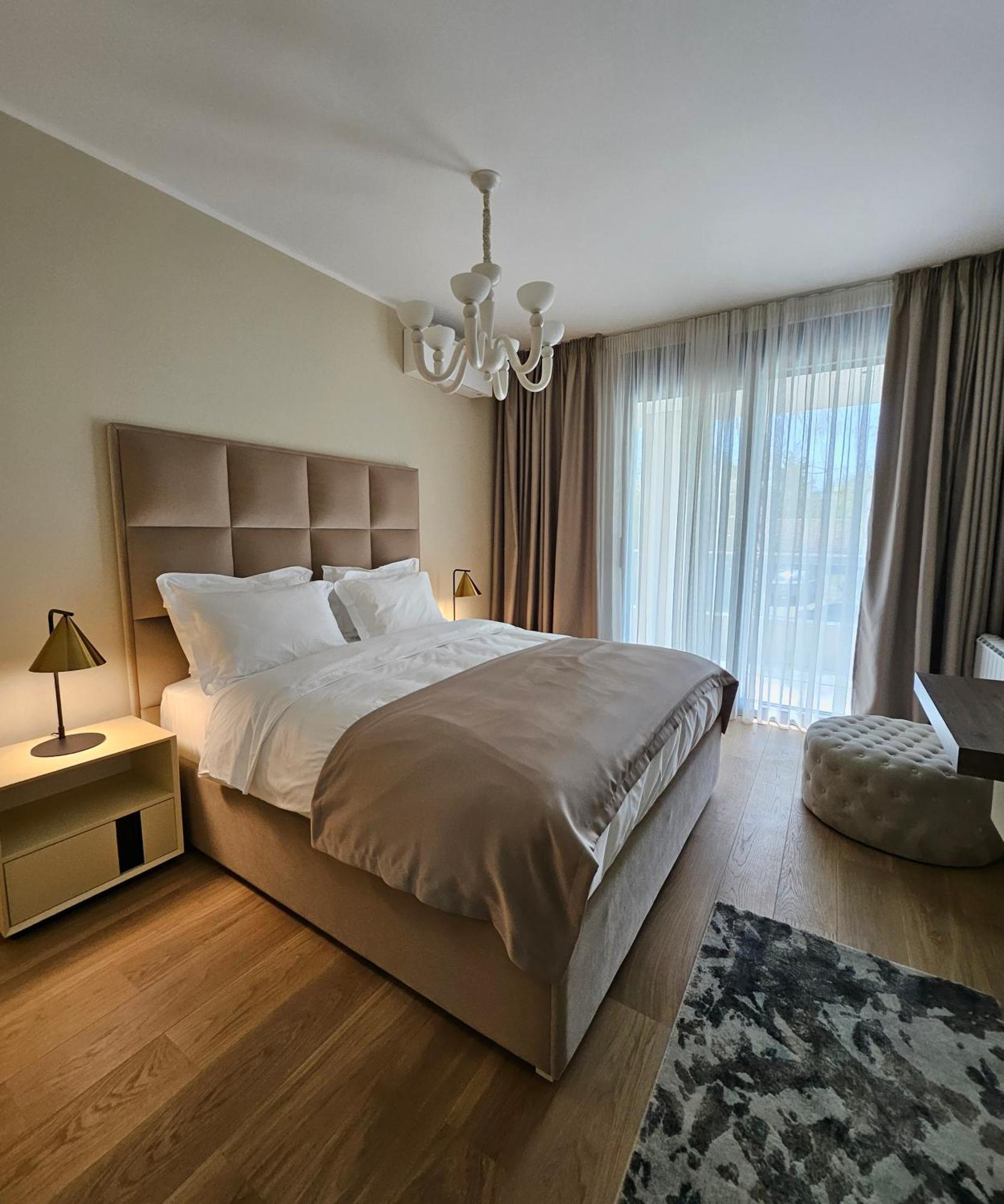 New Belgrade Premium Hotel Rum bild